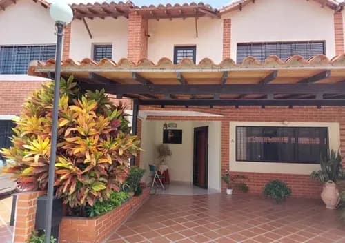 R_if. Townhouse C.r. La Fuente, La Cumaca