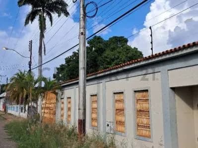 Casa con oficinas en calle apure de Anaco