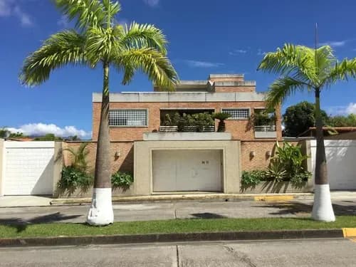 Nuevo Precio!!!!hermosa Casa En Venta/ Lomas De La Lagunita/ /525m2 / 7-7-4 Ref: 450.000/ Mt / ***cliente Directo****