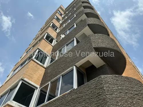 Hermoso Apartamento En Alquiler En La Arboleda En Maracay 26-14850 Irrr