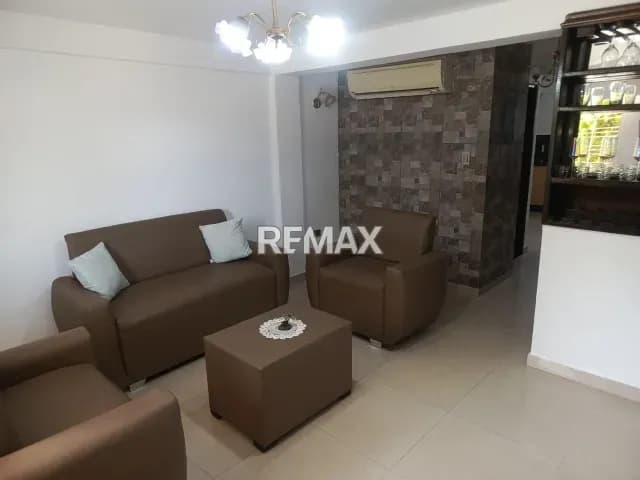 TH CON POTENCIAL, MODERNO CON EXCELENTE UBICACION EN UNA DE LAS MEJORES ZONAS DE LA ISLA DE MARGARITA 123M2