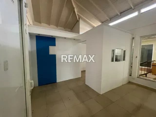 ALQUILER DE LOCAL COMERCIAL EN C.C. VIRGEN DEL VALLE SECTOR TIPURO MATURIN