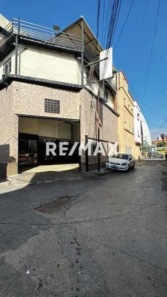 EDIFICIO EN VENTA - URB. AV. PANTEON