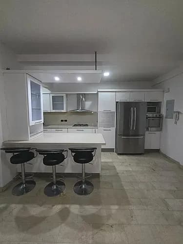 En Alquiler / Venta Townhouse, Ubicado En Mañongo, Res. Alto Saman Ag