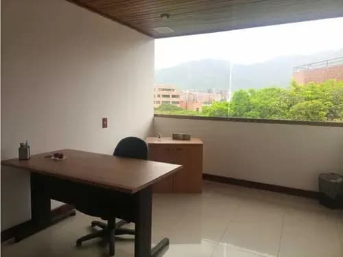 Oficina En Alquiler Las Mercedes 240 Mts2 3pe