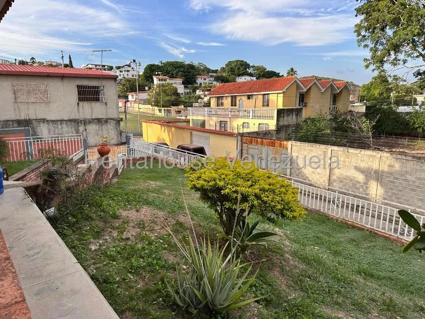 Casa (Duplex) en Venta en Zona Este, Lara