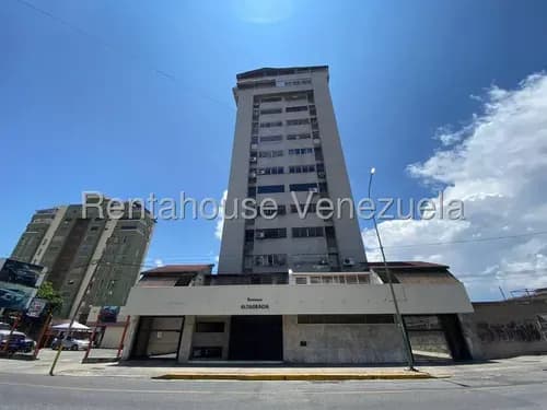 Bray Montoya Ofrece Cómodo Apartamento En Venta En Centro De Barquisimeto, Zona Altamente Comercial, Listo Para Habitar Y Remodelar A Tu Gusto 2#5#5#3#5#1.
