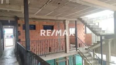 En Venta Edificio Residencial y comercial en la Zona Norte, Sector Sabana Grande