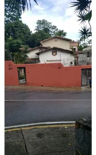 Se Vende Casa 629m2 10h/8b/6pe San Bernardino 0414
