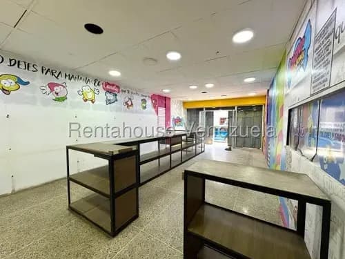Daniela Linarez Alquila Amplio Local Comercial De 180 M2 Con Baño, Deposito, Oficina, Doble Santa María, Puertas De Vidrio Templado, Centro De Barquisimeto