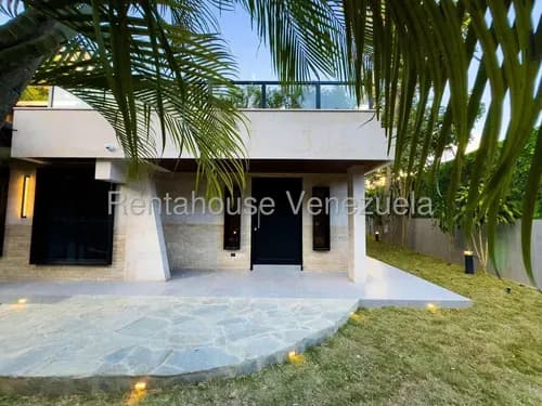 Casa En Alquiler En Santa Fe Sur Remodelada, Amplia Y Segura Cda 26-21534 Yf
