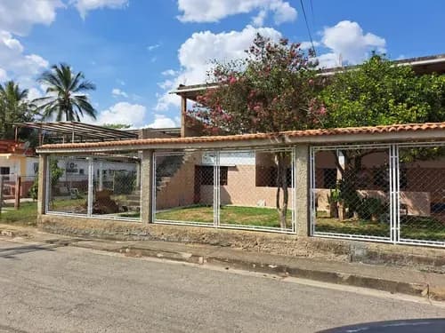 En San Diego Sector Sabana Del Medio Pueblo De San Diego. ¿buscas Amplitud, Comodidad Y Potencial De Crecimiento? Esta Propiedad Lo Tiene Todo. Ubicada En Una De Las Zonas Más Tranquilas Y Demandada