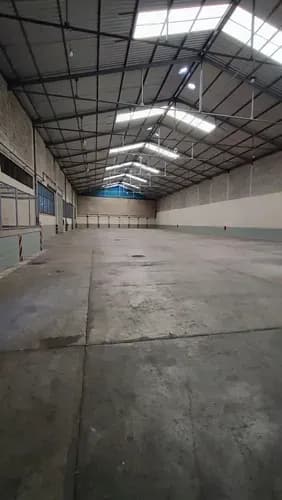 Alquiler De Galpon Con Luz Trifásica
