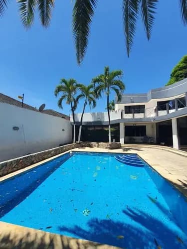 Angelica Acosta Vende Imponete Casa En Residencias Villa Laguna Urbanizacion Guataparo Valencia