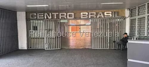 Local En Venta Con Mezanina 700mts 2 .en Edificio Industeial A Pie De Calle, Con 2 Niveles,pb Y Mz. Mas Entradas Frontal General Y Lateral Particular .con Ascensor De Carga Para 2 Toneladas #26-15229