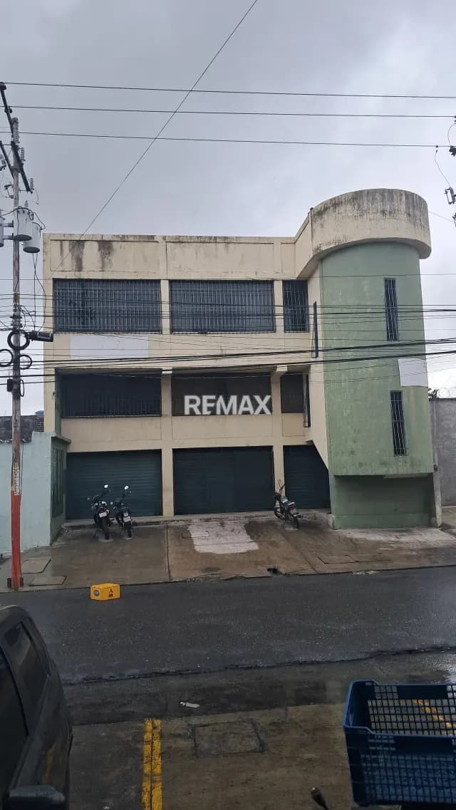ALQUILO LOCAL COMERCIAL EDF SAN MIGUEL