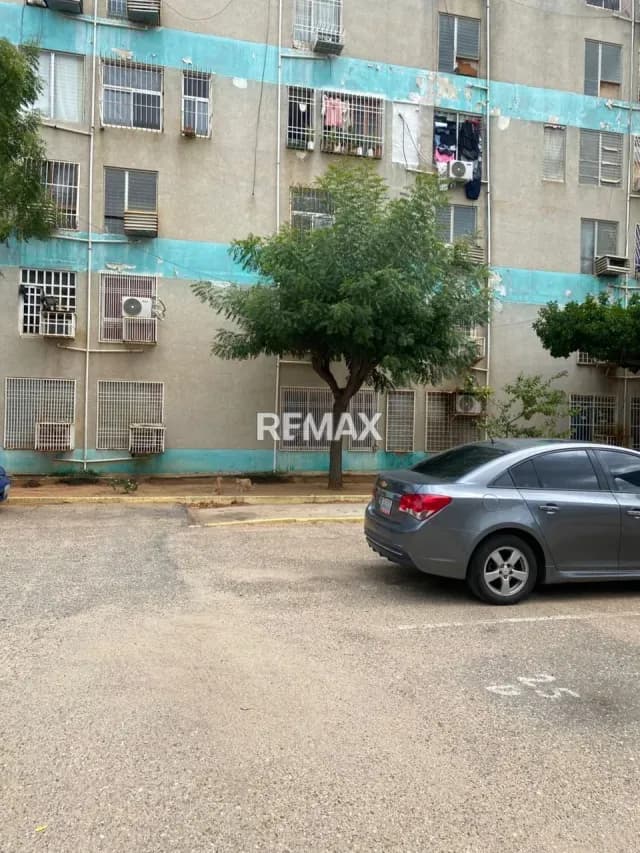 APARTAMENTO DE DOS PLANTAS EN VENTA RESIDENCIAS EL TREBOL EDIFICIO EL CHAGUARAMO