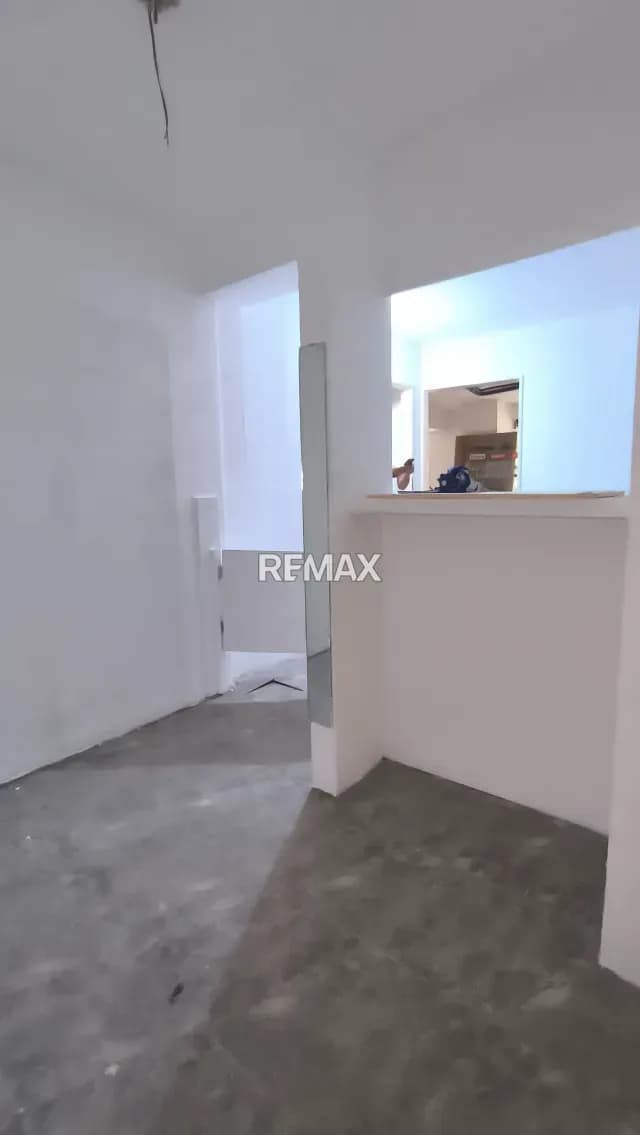 ALQUILER OFICINA AV LECUNA 100mts
