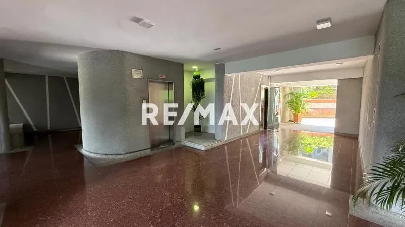 Lujoso apartamento en Alquiler en Colinas de Valle Arriba