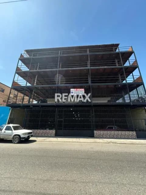 En Venta Edificio Comercial en Obra Gris en concepto Panorámica Calle 43 con carrera 18