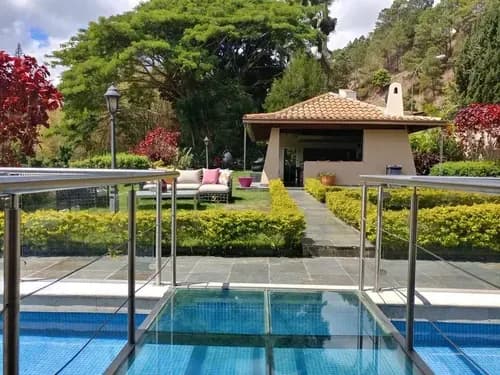 Lomas De Prados Del Este !! Venta Casa De Revista, Con Alucinantes Jardines, Terrazas Externas, Bar, Piscina, Caney Hermosa Vista, 800 M2 Terreno, 500 M2 Constr, 4 Pe. Calle Cerrada !!