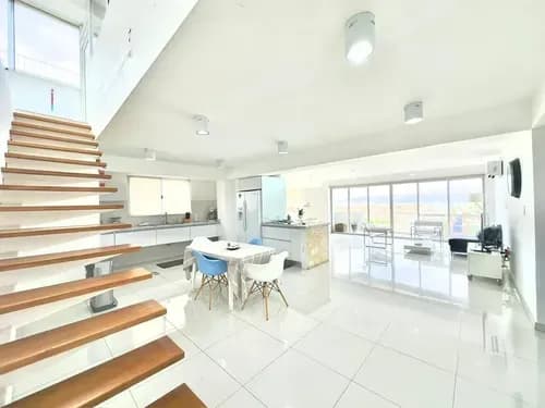 Penthouse Duplex Con Acabados De Lujo, Amplia Terraza Con Espectacular Vista A La Ciudad De Lechería