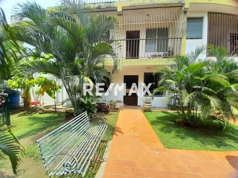 APARTAMENTO EN VENTA LA FLORESTA