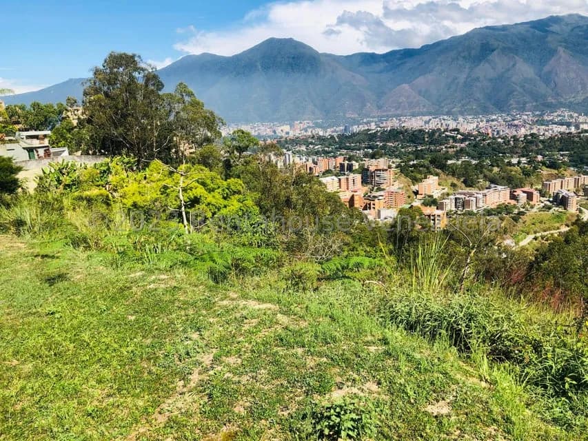 Terreno (Residencial) en Venta en Los Naranjos del Cafetal, Distrito Metropolitano