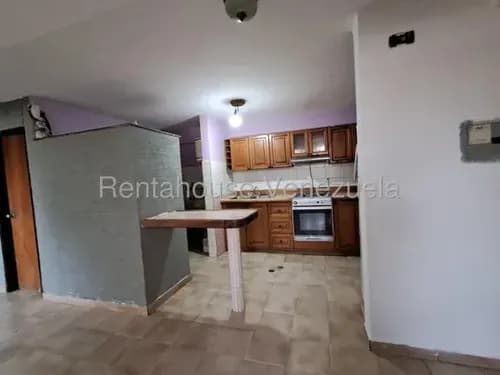 Apartamento En Venta Con Pozo De Agua En Naguanagua Los Guayabitos, Diana C 26-14351