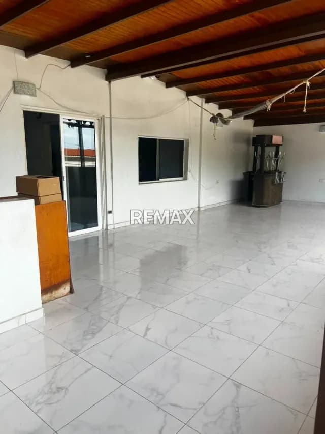 En Venta Casa ideal para proyecto de inversión te espera en La Candelaria, Maracay!