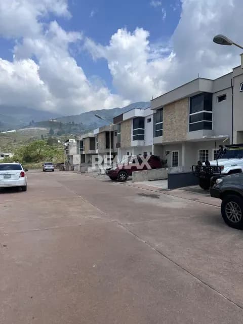 SE VENDE CASA EN CANTARRANA