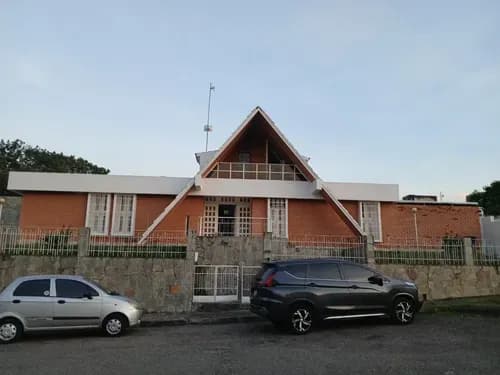 En Venta Hermosa Casa En Urb. Lomas Del Este Valencia Edo .carabobo Inh