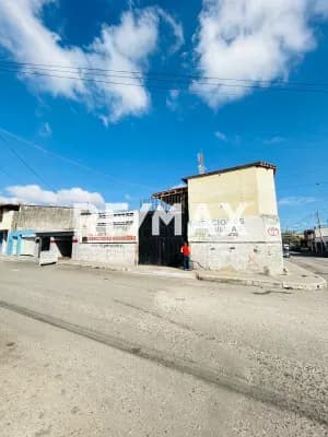 Venta de Local Comercial ubicado en la Carrera 29 con calle 44, Barquisimeto.