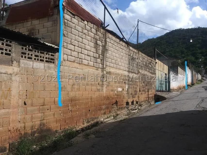 Comercial (Galpon - Deposito) en Venta en Zona Industrial, Aragua