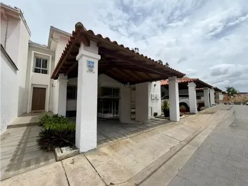 Casa En Venta Colinas Del Este Barquisimeto Este Rg