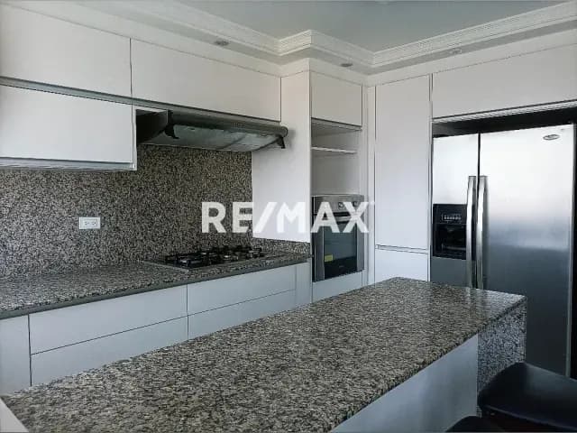 APARTAMENTO DUPLEX EN VENTA RES. BOSQUES DEL REMANSO NUEVA BARCELONA