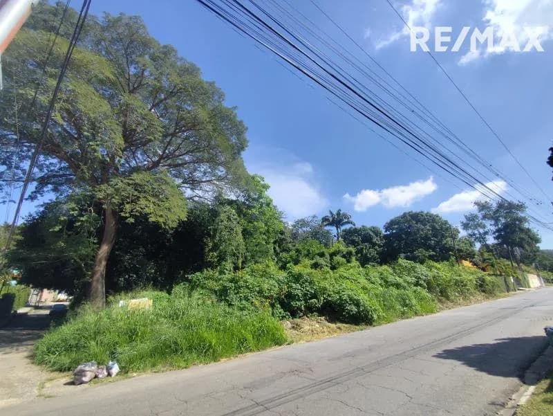 TERRENO PLANO DE ESQUINA EN VENTA, VIA EL SOLAR, GUATAPARO