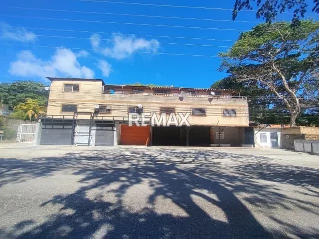 Cómodo apartamento tipo estudio en alquiler en Cocheima, La Asunción. Semi-amoblado.