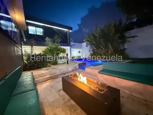 Casa En Venta En El Cafetal Remodelada Piscina Calle Cerrada Angela Tochon 716 Metros Terreno