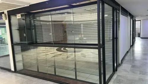 Se Alquila Local En El Centro Comercial Oasis