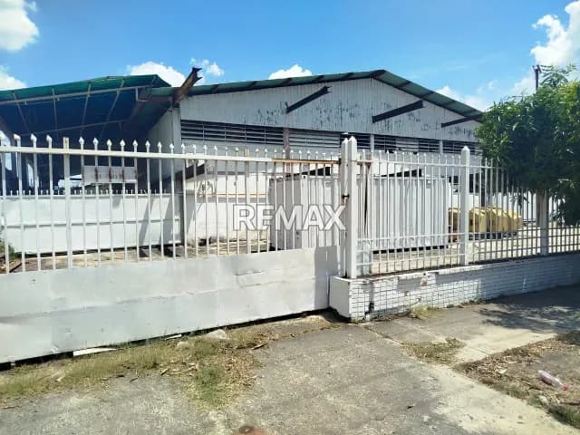 GALPÓN INDUSTRIAL CON OFICINAS LISTAS PARA IMPULSAR TU EMPRESA