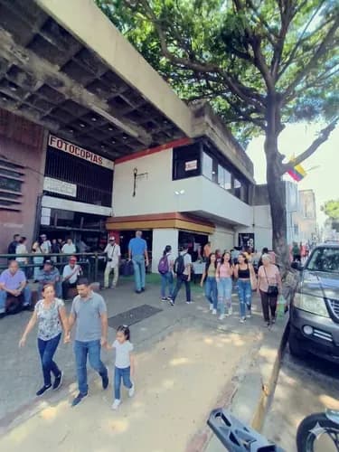 En Venta Local Comercial Calle 99 Páez, Valencia, Carabobo, 2001, Ven