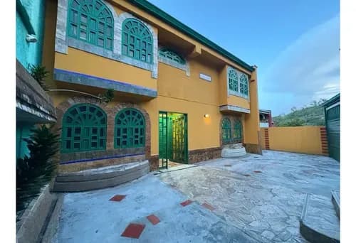 Casa En Venta Con Anexo En Lomas De Monteclaro