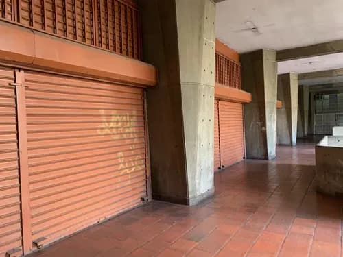 Ym Excelente Local Para Comercio Y/o Almacenaje A Una Cuadra De La Av. San Martin