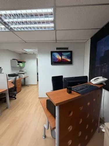 Venta De Oficina En El Edificio Galeria Bolivar En Av. Solano | Mun. Libertador