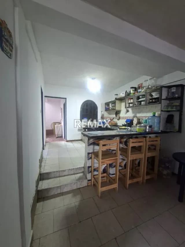 SE VENDE CASA DE DOS PLANTAS EN CABUDARE