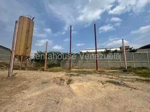 Venta Galpón De 650 Metros Cuadrados Con Área De Oficinas En Zona Industrial 2 Barquisimeto,lara Asesora Mehilyn Perez