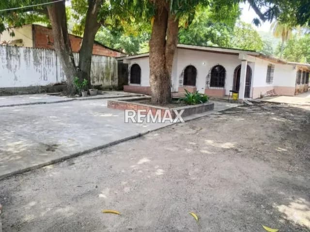 Casa en venta - $100k