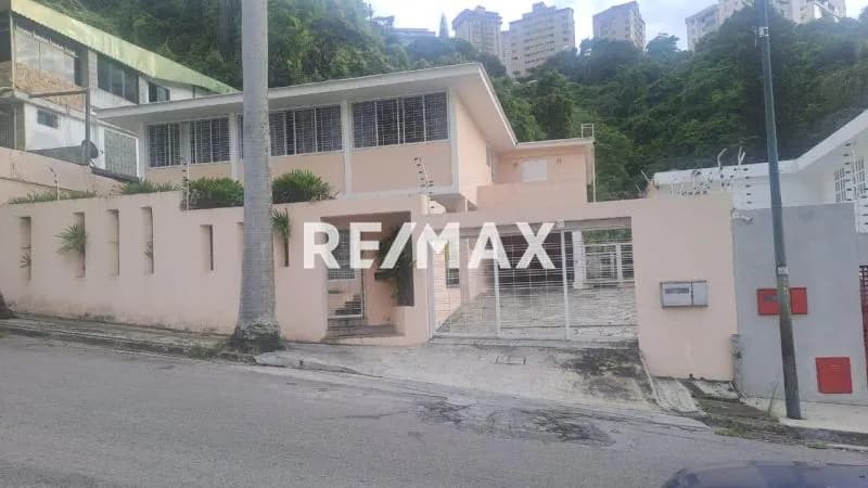 OPORTUNIDAD VENTA DE QUINTA EN CALLE CIEGA EN COL. DE BELLO MONTE