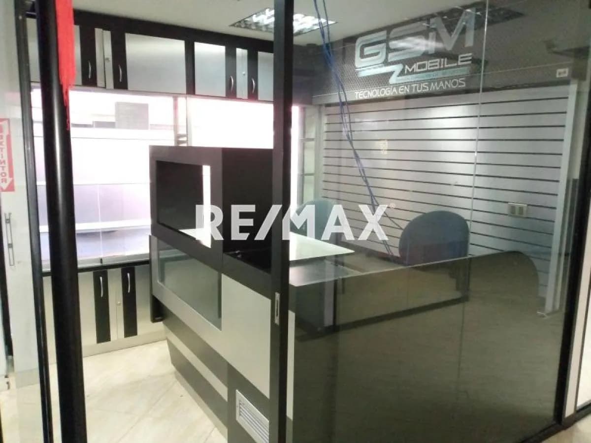 LOCAL COMERCIAL EN ALQUILER _ C.C. MACARACUAY PLAZA (C3 L15)